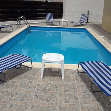 Villa Blue Flamingo Holiday Tala